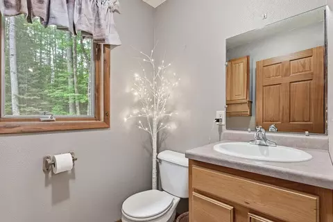 Bath - 3475 Oak Hill Ln, Eagle River, WI 54521 photo 3 of 3