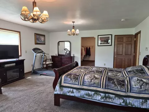 Bedroom - 12050 Wren Rd, Marshfield, WI 54449 photo 2 of 6