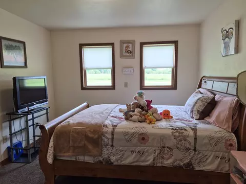 Bedroom - 12050 Wren Rd, Marshfield, WI 54449 photo 4 of 6