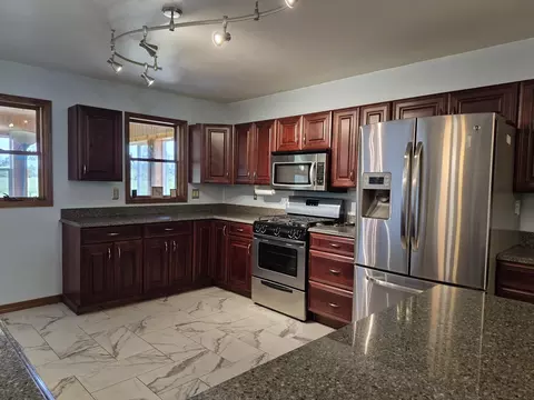 Kitchen - 12050 Wren Rd, Marshfield, WI 54449 photo 3 of 5
