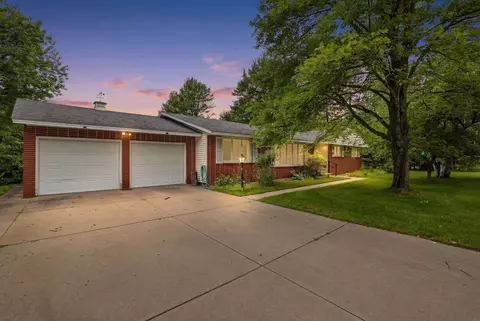 719 Sunset Ave, Stevens Point, WI 54481