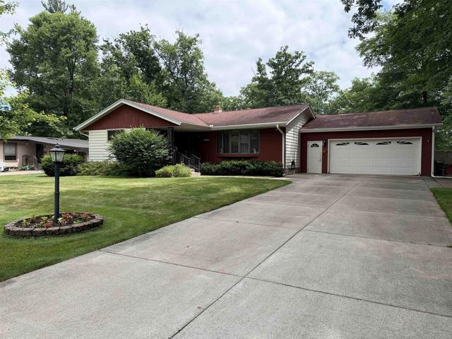 1520 4th St, Port Edwards, WI 54469