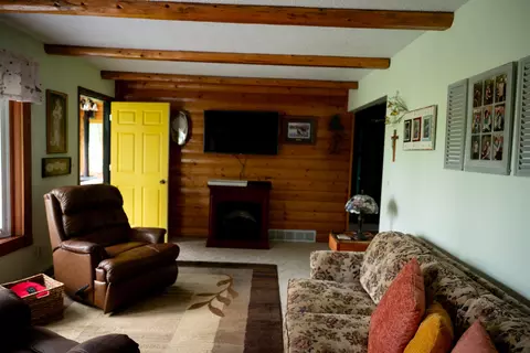 Living - 171112 County Rd N, Ringle, WI 54471 photo 2 of 2