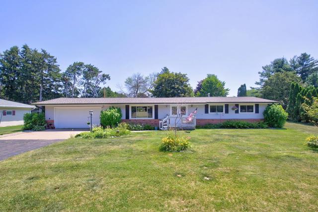 444 Meadow Ln, Wisconsin Rapids, WI 54494