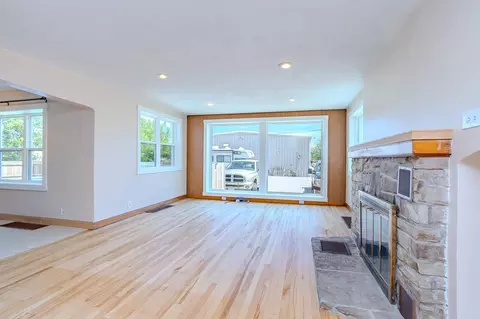 Living - 116 Robb St, Schofield, WI 54476 photo 2 of 6