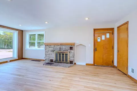 Living - 116 Robb St, Schofield, WI 54476 photo 4 of 6