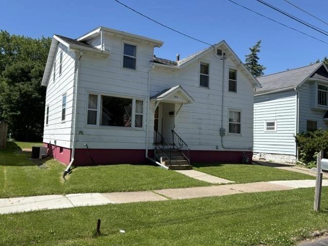 306 W Blodgett St, Marshfield, WI 54449