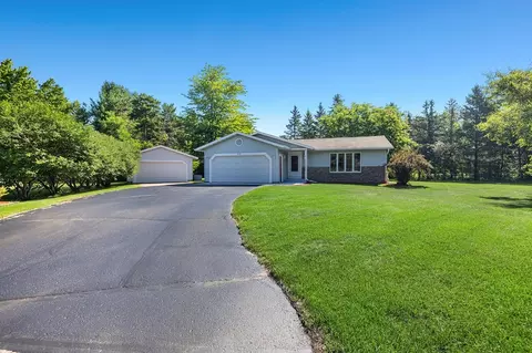 2000 Juniper Ln, Plover, WI 54467