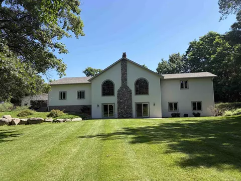 9605 Sumac Cir, Amherst, WI 54406