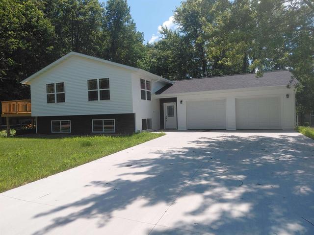 701 Munes St, Athens, WI 54411