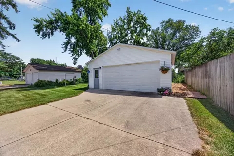 Exterior - 2425 Simonis St, Stevens Point, WI 54481 photo 7 of 10