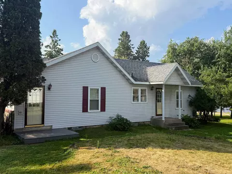 415 Lake Ave S, Phillips, WI 54555