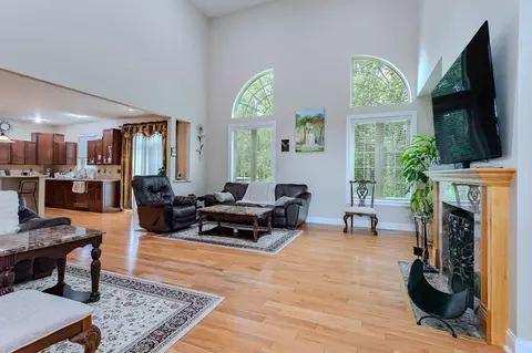 Living - 7208 Executive Ct, Weston, WI 54476 photo 2 of 4