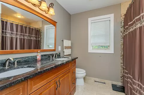 Bath - 7208 Executive Ct, Weston, WI 54476 photo 4 of 5