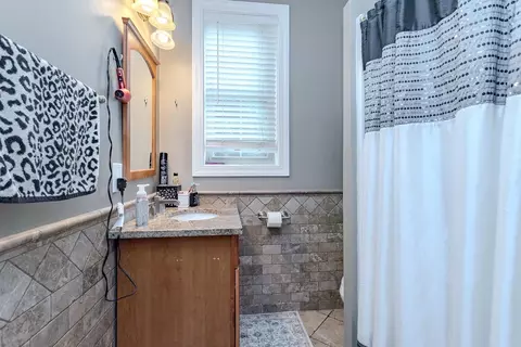 Bath - 7208 Executive Ct, Weston, WI 54476 photo 1 of 5