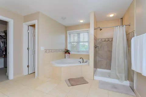 Bath - 7208 Executive Ct, Weston, WI 54476 photo 2 of 5
