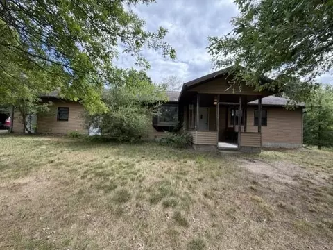 9700 5th Ave, Almond, WI 54909