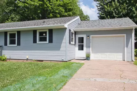 512 Edgar Ave, Rothschild, WI 54474