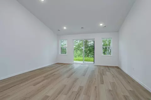Living - 1392 Park Dr, Schofield, WI 54476 photo 1 of 2