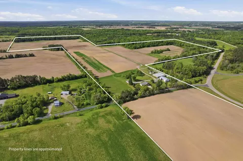 9523 River Rd, Amherst, WI 54406