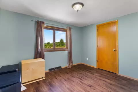 Bedroom - 116395 Riverside Rd, Marshfield, WI 54449 photo 4 of 4