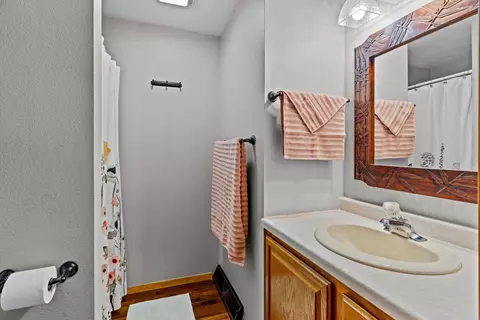 Bath - 116395 Riverside Rd, Marshfield, WI 54449 photo 1 of 3