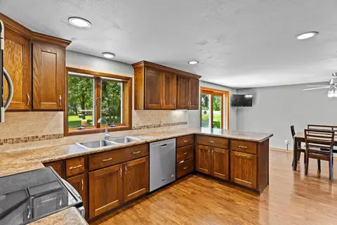 Kitchen - 116395 Riverside Rd, Marshfield, WI 54449 photo 4 of 4