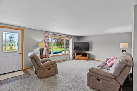 Living - 116395 Riverside Rd, Marshfield, WI 54449 photo 2 of 3
