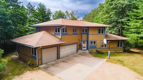 126 Virginia Dr, Stevens Point, WI 54481