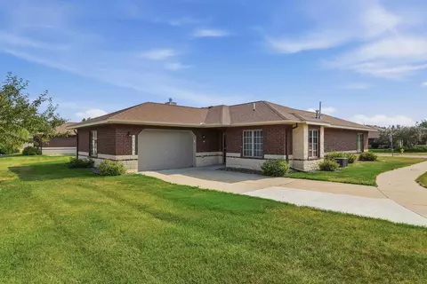 1016 Jasmine Ln, Stevens Point, WI 54482