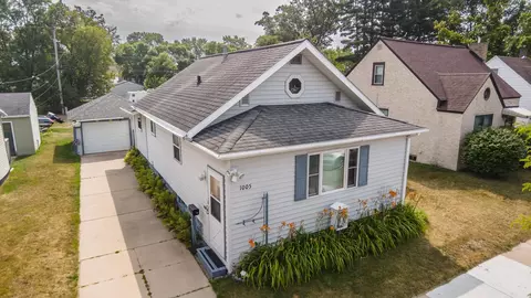 1005 S 12th Ave, Wausau, WI 54401