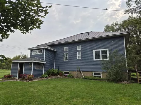 Exterior - 5271 W Center Rd, Withee, WI 54498 photo 2 of 11