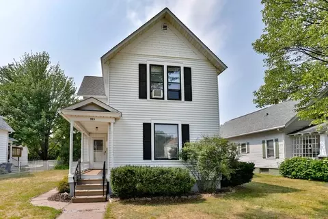 918 S 4th Ave, Wausau, WI 54401