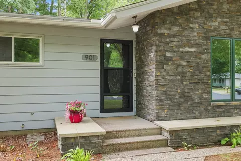 901 Harlyn Ave, Rothschild, WI 54474
