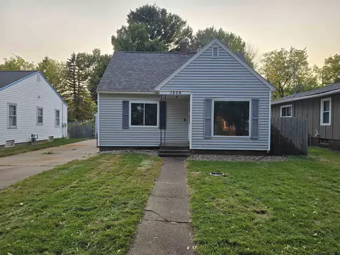 1206 S 8th Ave, Wausau, WI 54401