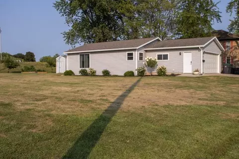701 E 2nd St, Marshfield, WI 54449
