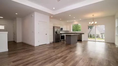 Living - 3404 Caesars Ct, Weston, WI 54476 photo 2 of 3