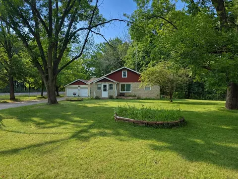 627 Wallace Pl, Whiting, WI 54481