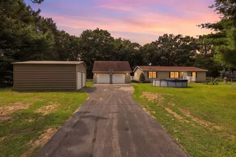 n2729 South Hill Lane, Redgranite, WI 54970