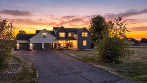 9875 Amber Dr, Marshfield, WI 54449