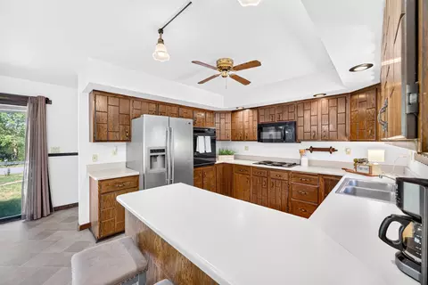 Kitchen - 2007 Frontage Rd, Schofield, WI 54476 photo 4 of 4