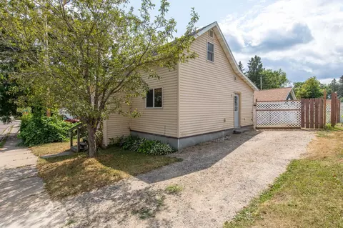 15 W Montrose St W, Rhinelander, WI 54501