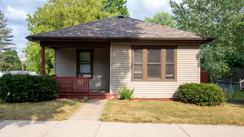 1431 N 1st Ave, Wausau, WI 54401