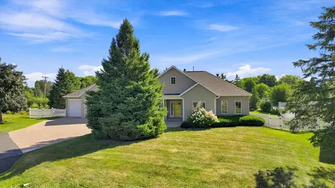 1109 S Locust Ave, Marshfield, WI 54449