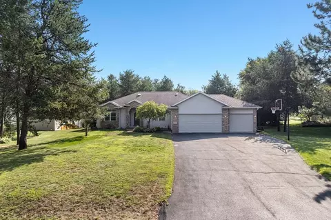 2242 Meadow Dr, Kronenwetter, WI 54455