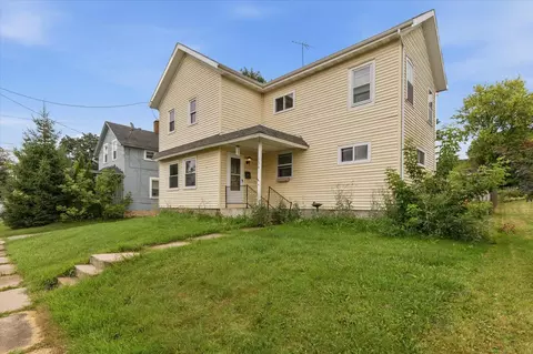 134 W Factory St, Seymour, WI 54165