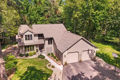 3811 N Valley Dr, Wisconsin Rapids, WI 54494