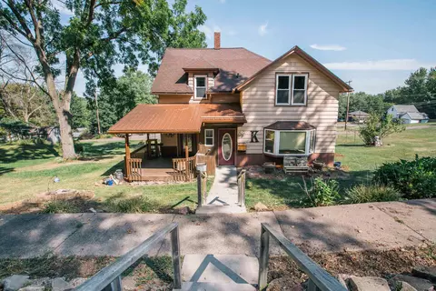 411 E 5th St, Neillsville, WI 54456