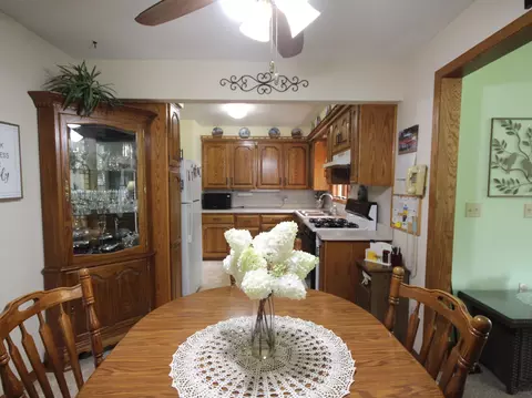 Dining - 105 N 3rd St, Colby, WI 54421 photo 2 of 8