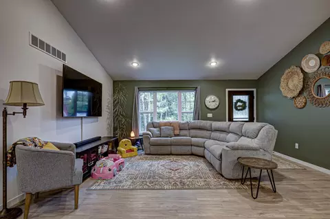 Living - 1511 Pine Notch Ln, Tomahawk, WI 54487 photo 1 of 2